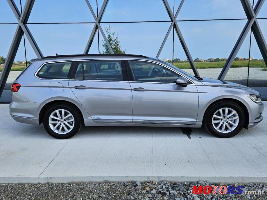 2019' Volkswagen Passat Variant photo #5