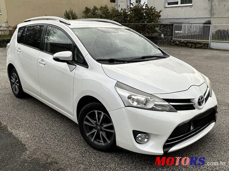 2013' Toyota Verso 2,0 D-4D photo #1