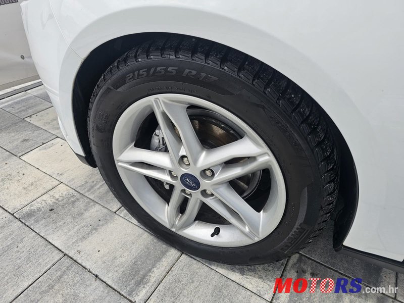 2015' Ford Focus Karavan photo #2
