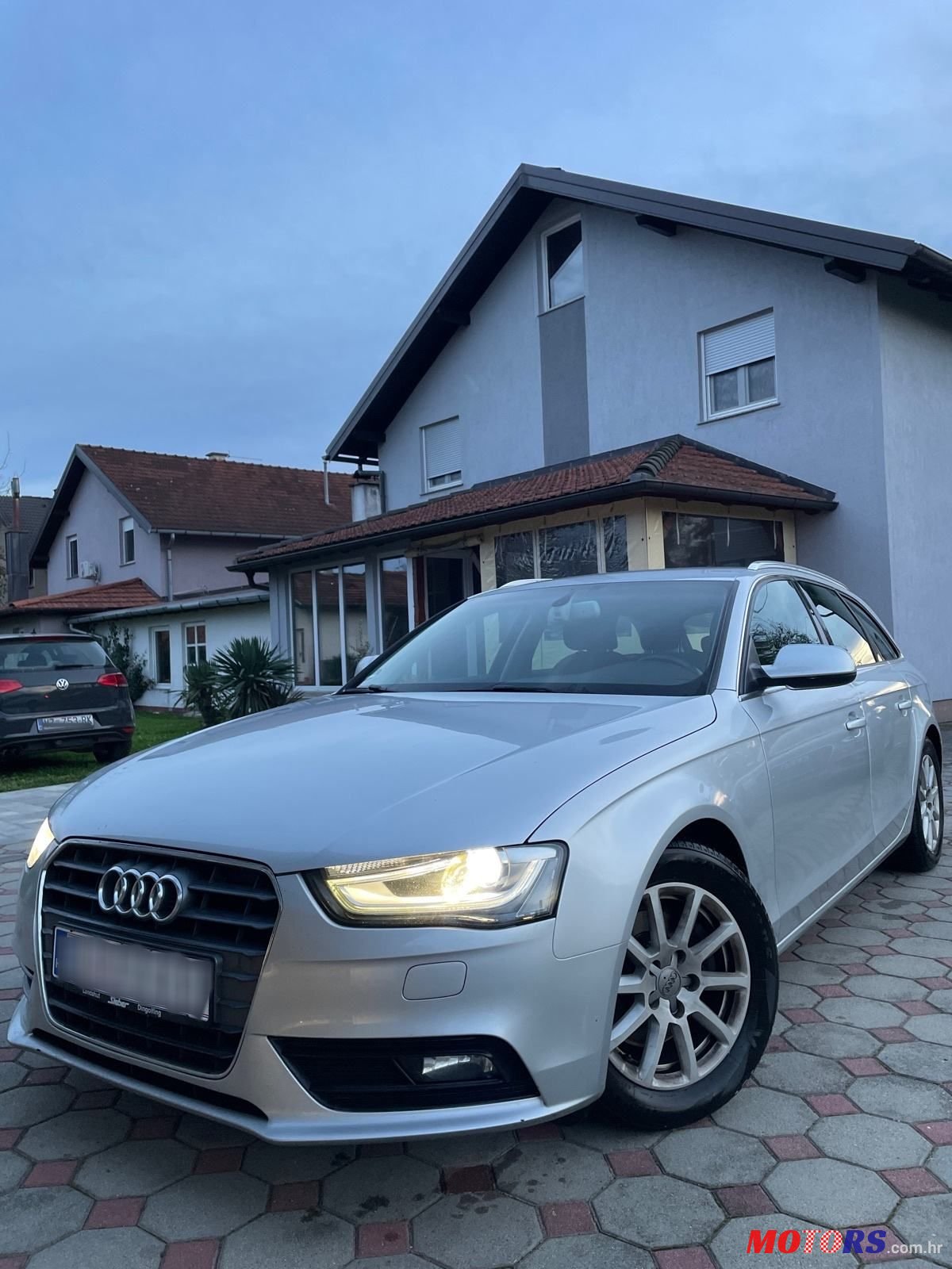 2013' Audi A4 Avant photo #1