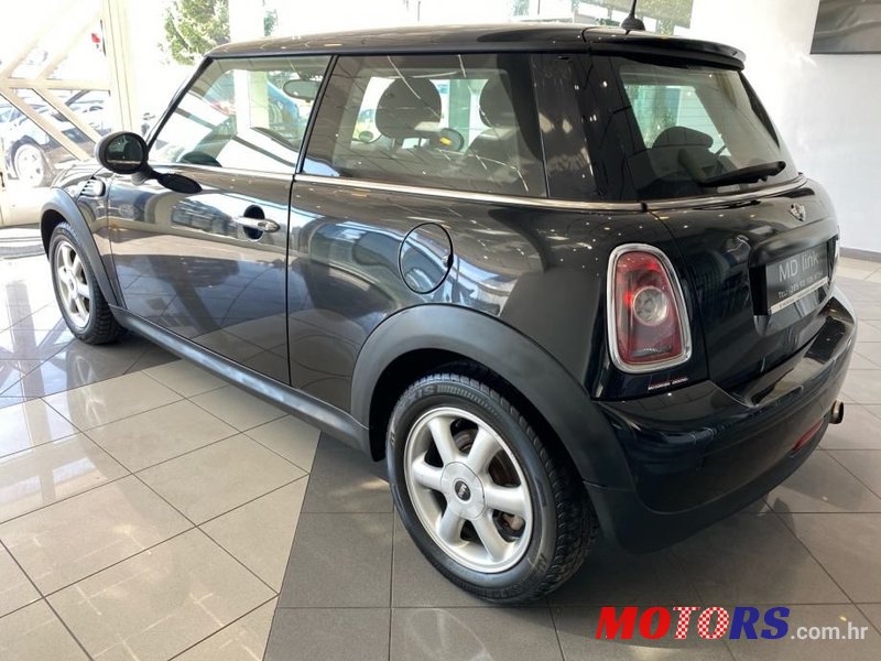 2009' MINI Cooper D photo #3