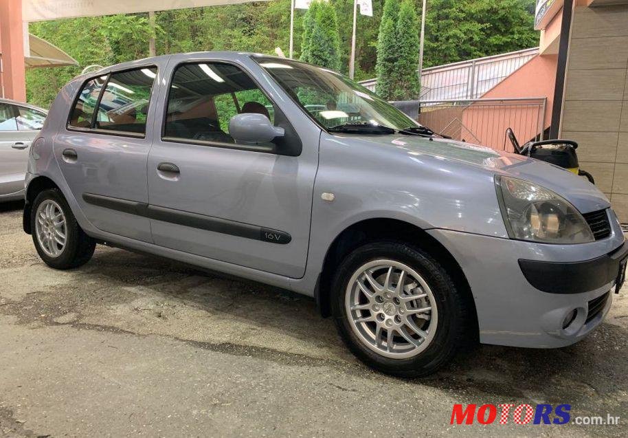 2004' Renault Clio 1,2 16V photo #3