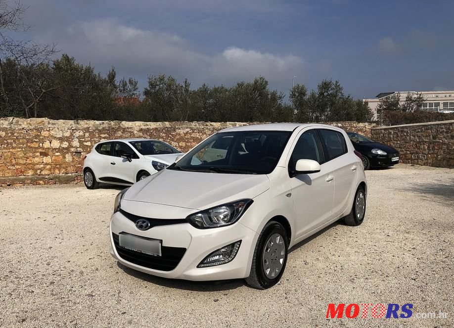 2013' Hyundai i20 photo #3