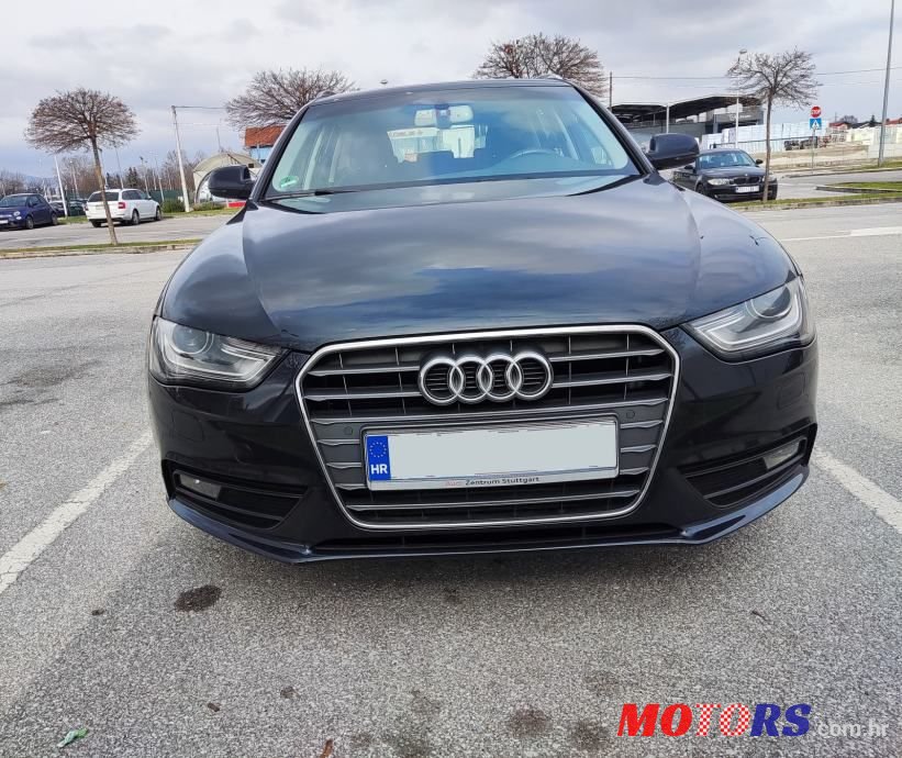 2013' Audi A4 Avant photo #2