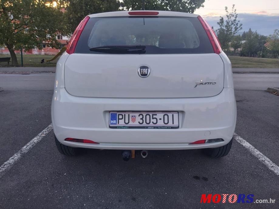 2012' Fiat Grande Punto photo #6