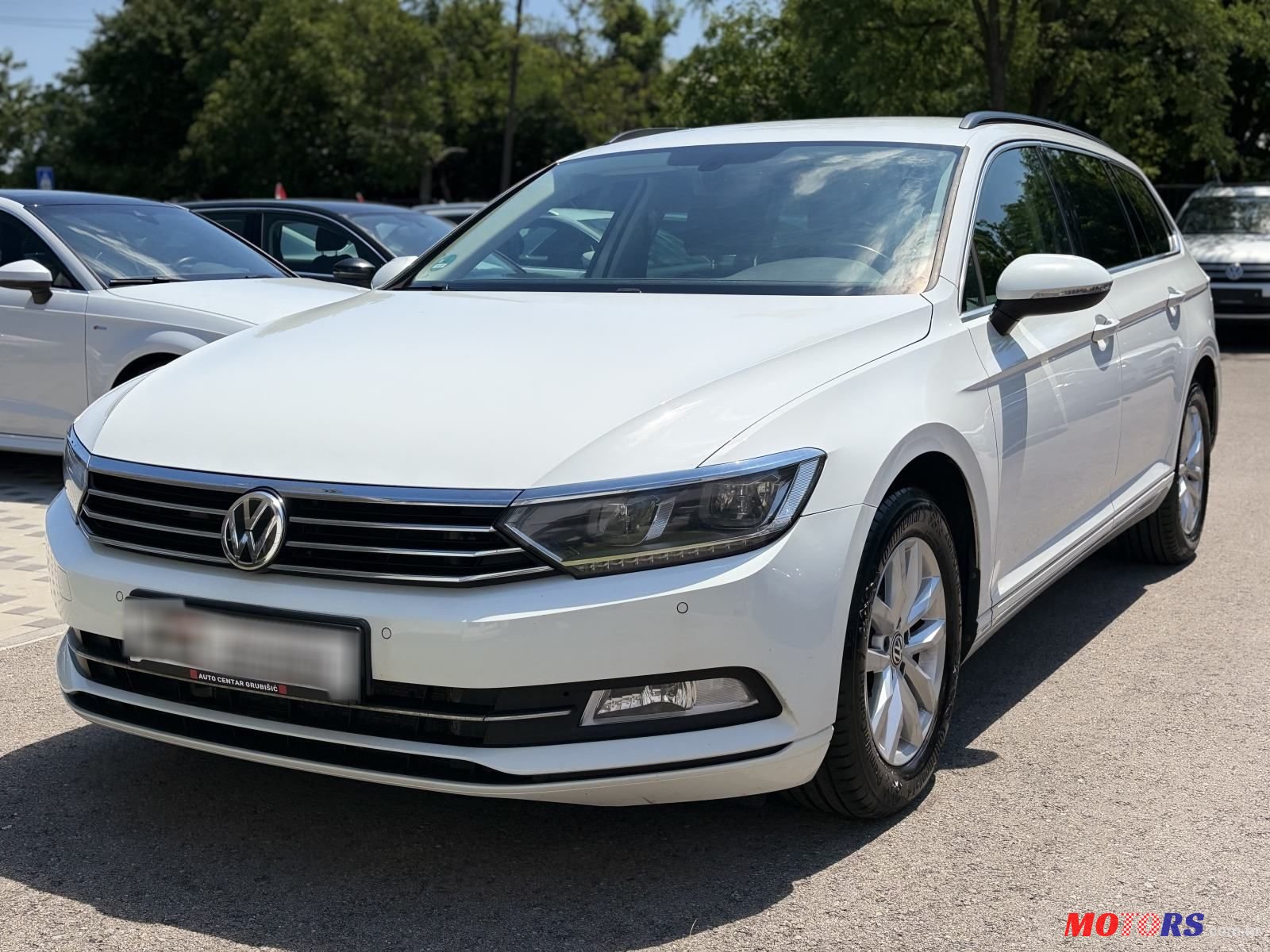2017' Volkswagen Passat Variant photo #3