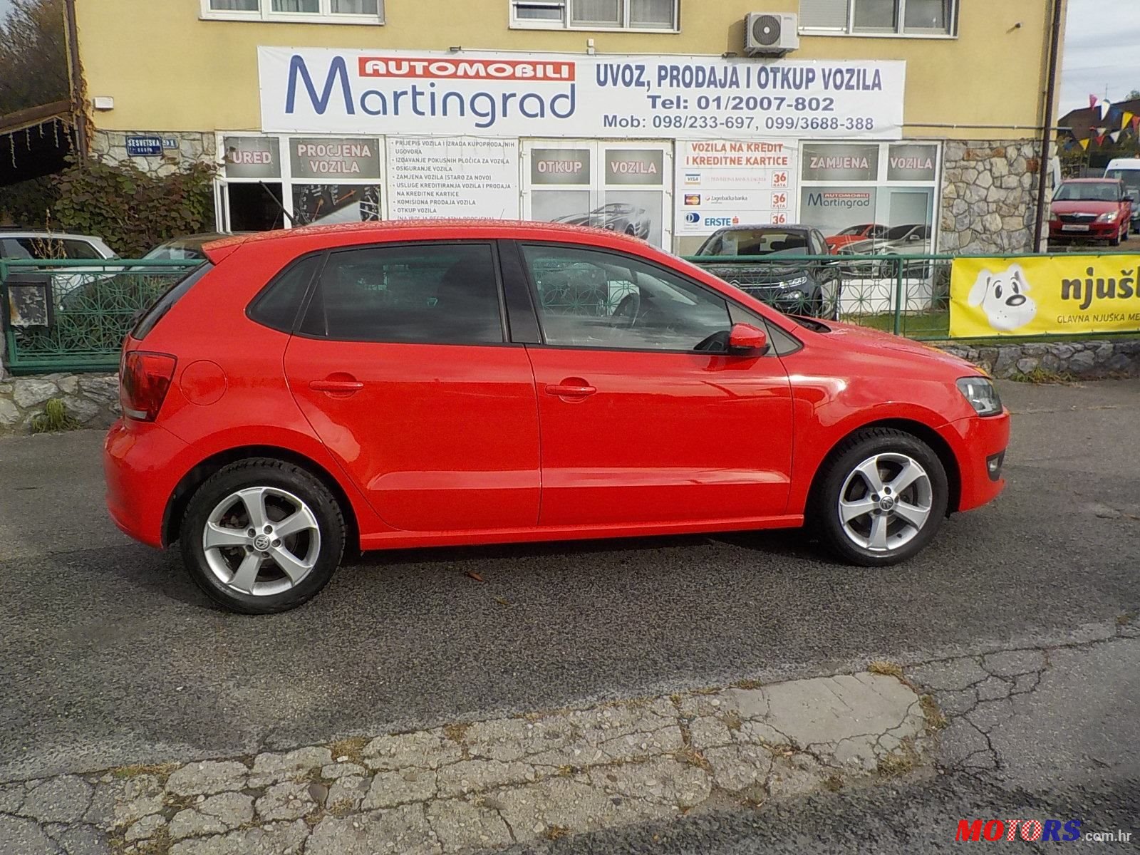 2011' Volkswagen Polo photo #6