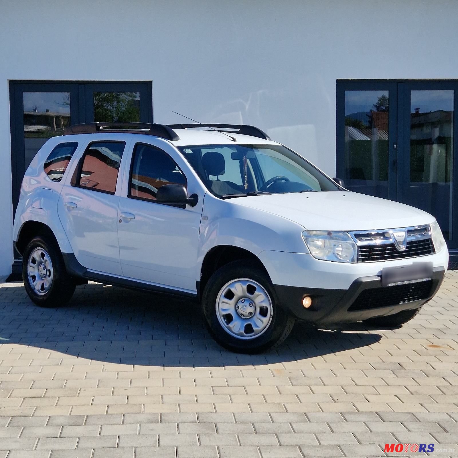 2011' Dacia Duster 1,6 16V photo #3