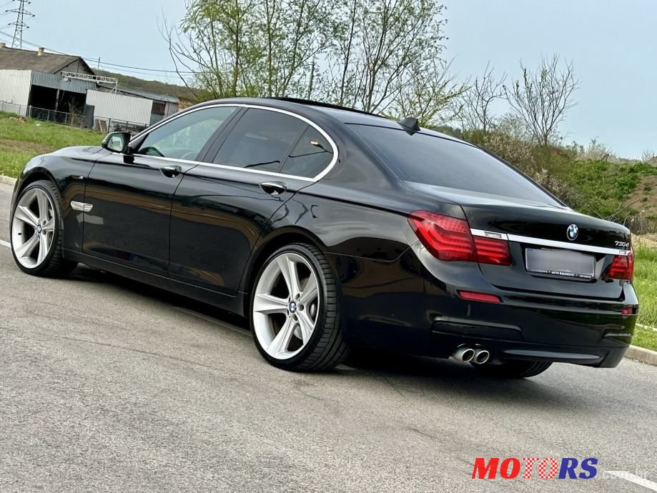 2014' BMW Serija 7 730D photo #2