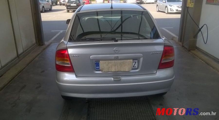 2002' Opel Astra 1,2 photo #1