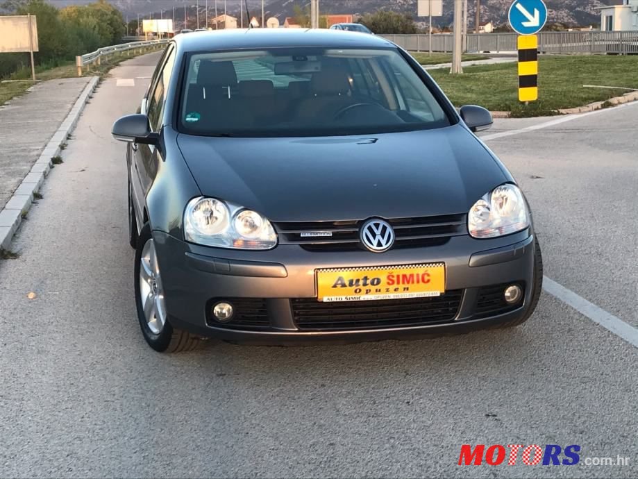 2008' Volkswagen Golf 5 1,9 Tdi photo #1