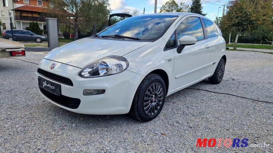 2013' Fiat Grande Punto 1.3 Mjtd photo #2