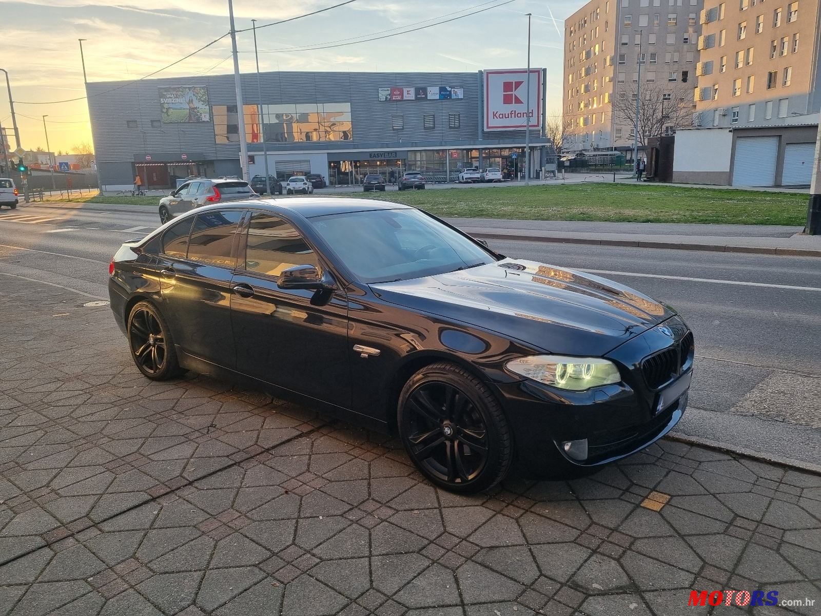 2011' BMW Serija 5 520D photo #4