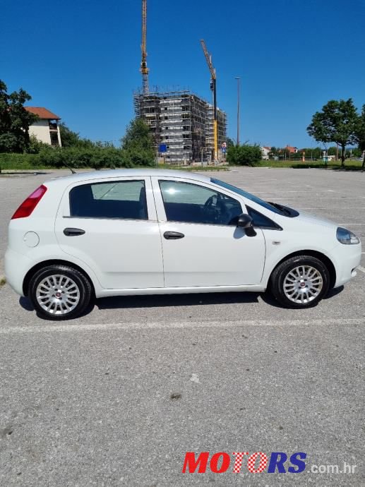 2010' Fiat Grande Punto 1,4 photo #4