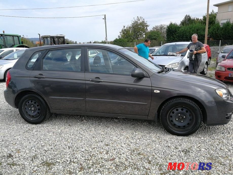 2005' Kia Cerato 1,5 Crdi Lx photo #6