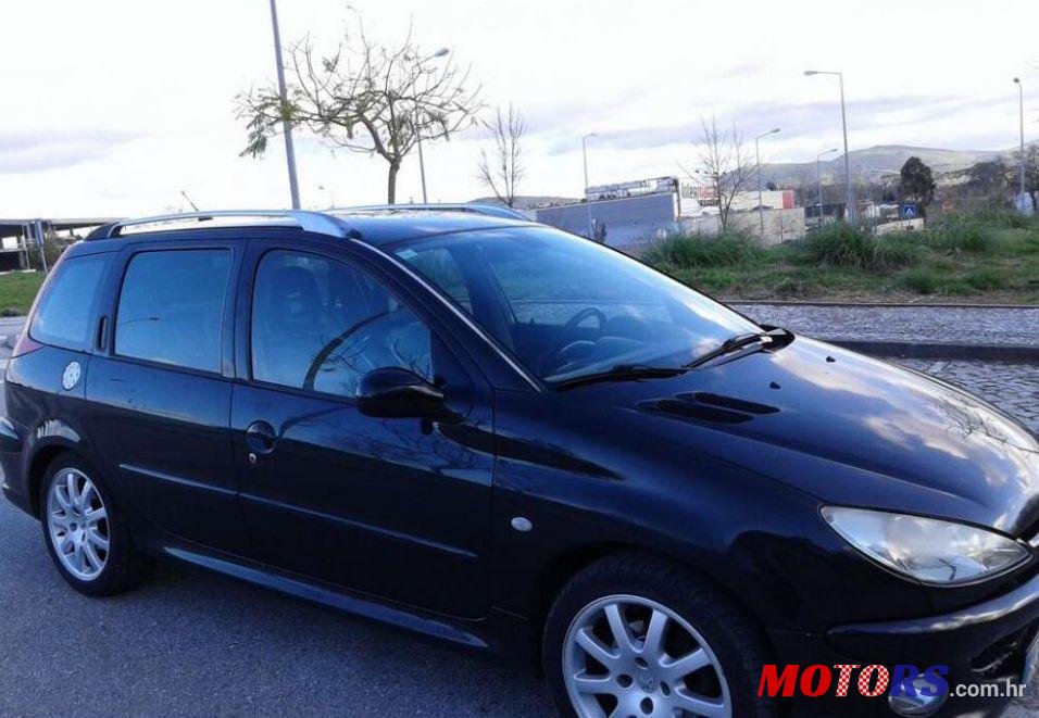 2004' Renault Megane Grandtour photo #3