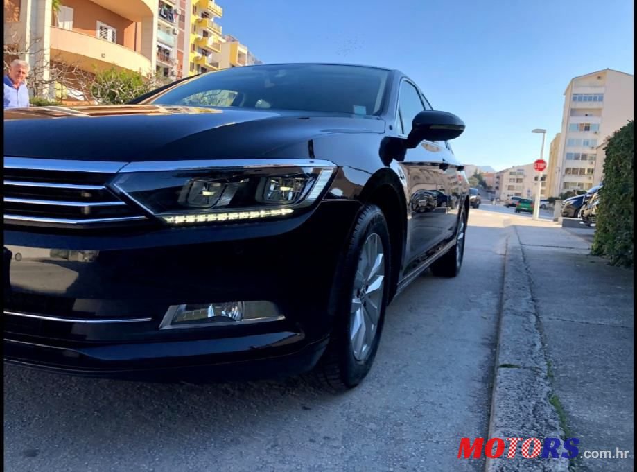 2015' Volkswagen Passat photo #4