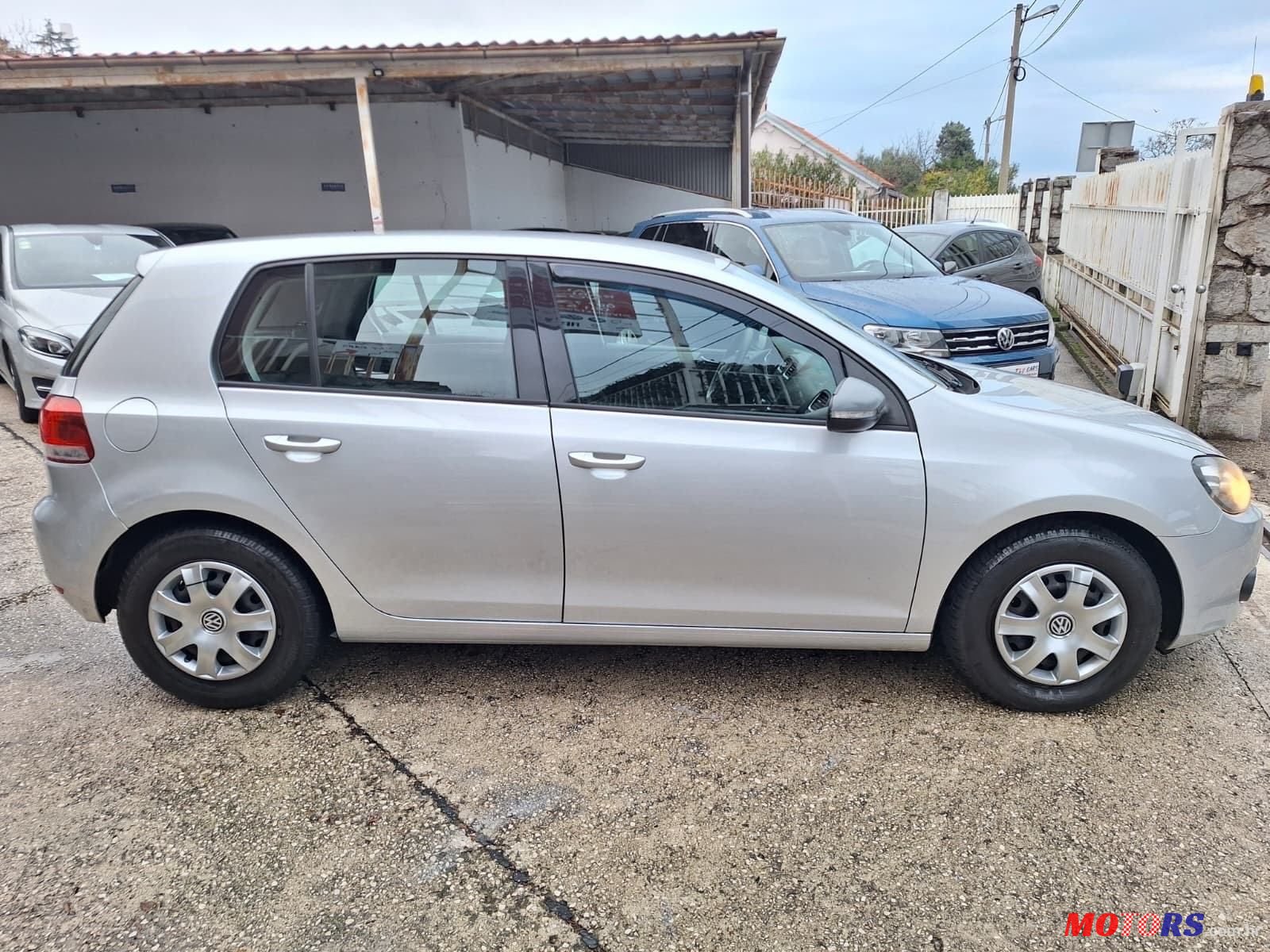 2010' Volkswagen Golf VI 1,6 Tdi photo #5