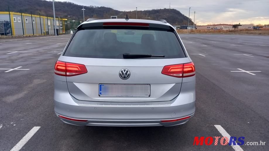 2019' Volkswagen Passat Variant photo #6