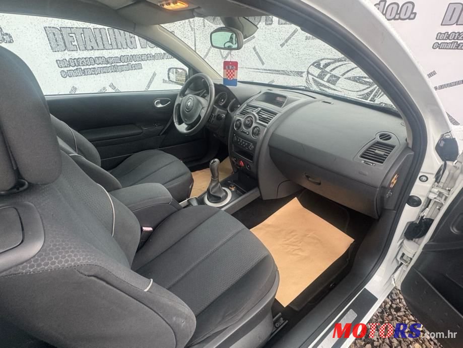 2004' Renault Megane Coupe 1,5 Dci photo #5