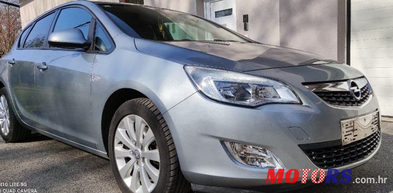 2011' Opel Astra 1,7 Cdti photo #1