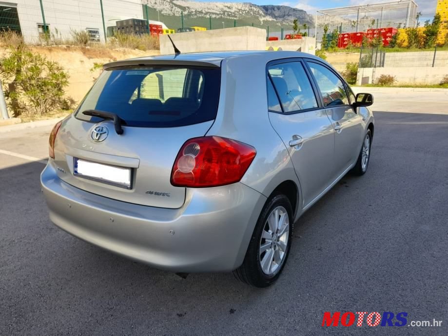 2008' Toyota Auris photo #3