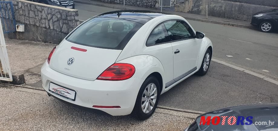 2014' Volkswagen Beetle photo #4