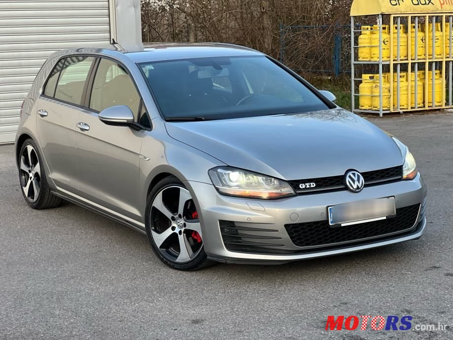 2013' Volkswagen Golf V 2.0 Tdi Gtd photo #3