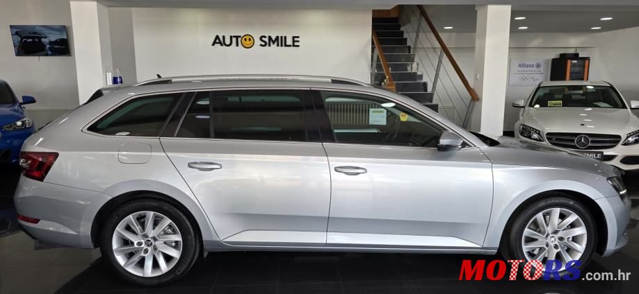 2019' Skoda Superb Combi photo #6