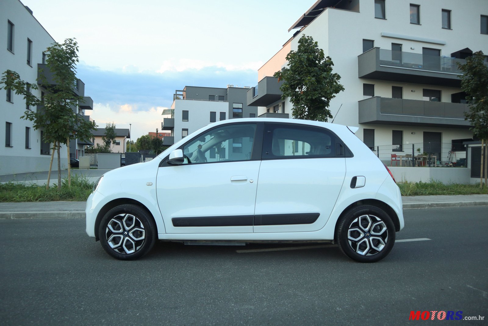 2022' Renault Twingo Z.E. photo #1