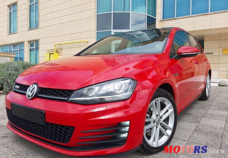 2016' Volkswagen Golf VII 2,0 Bmt photo #1