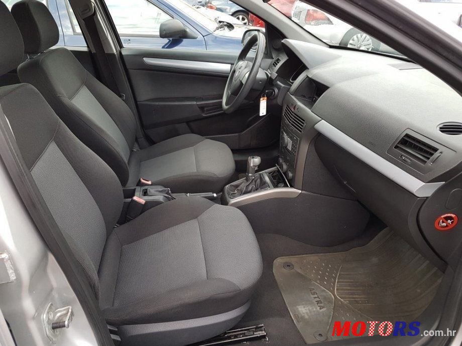 2006' Opel Astra Karavan photo #6