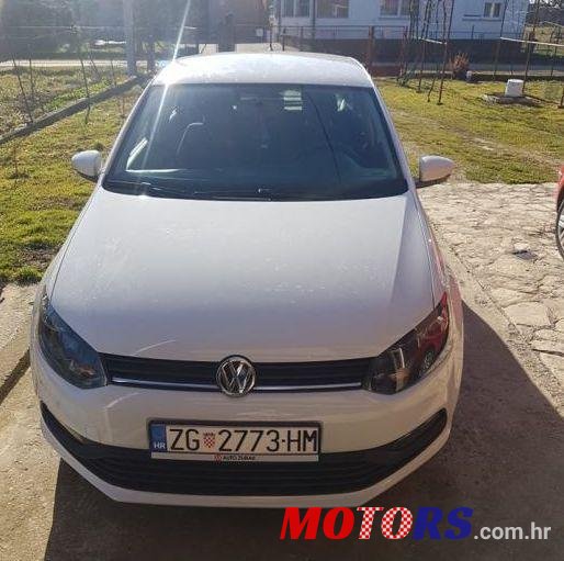 2015' Volkswagen Polo photo #3