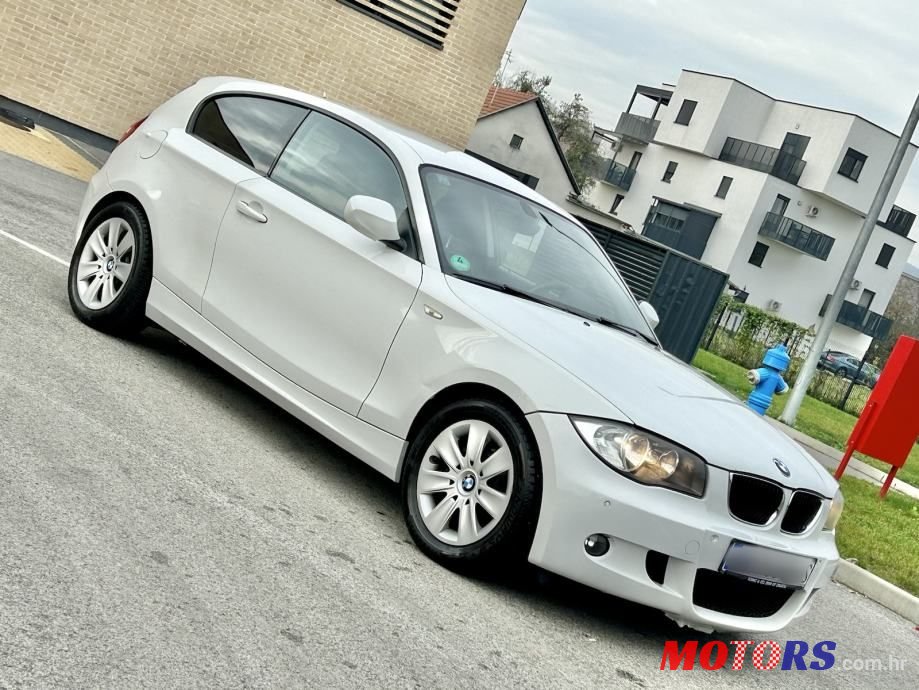 2010' BMW Serija 1 116D photo #3