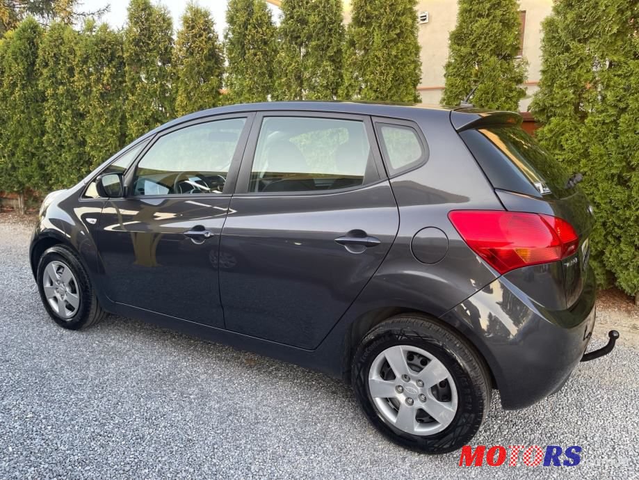 2012' Kia Venga photo #3