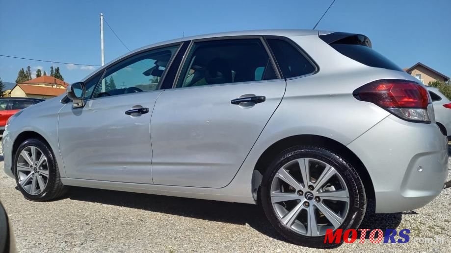 2016' Citroen C4 photo #2