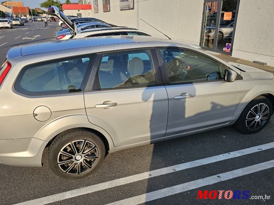 2008' Ford Focus Karavan photo #3