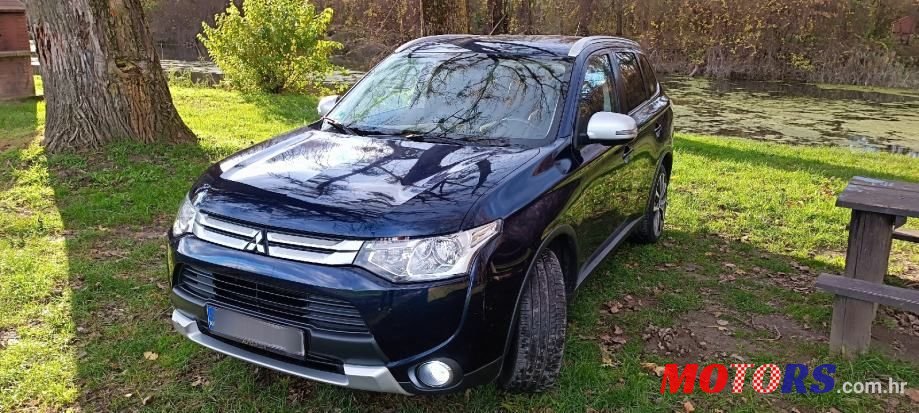 2015' Mitsubishi Outlander 2,2 Di-D photo #2
