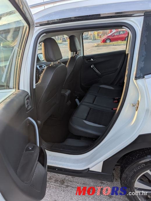 2017' Peugeot 2008 1,2 allure photo #5