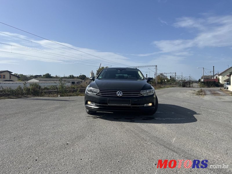 2019' Volkswagen Passat Variant photo #2