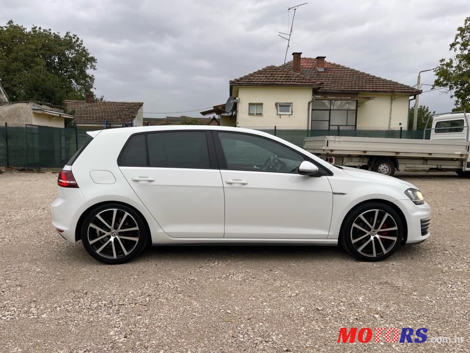 2014' Volkswagen Golf 7 photo #6