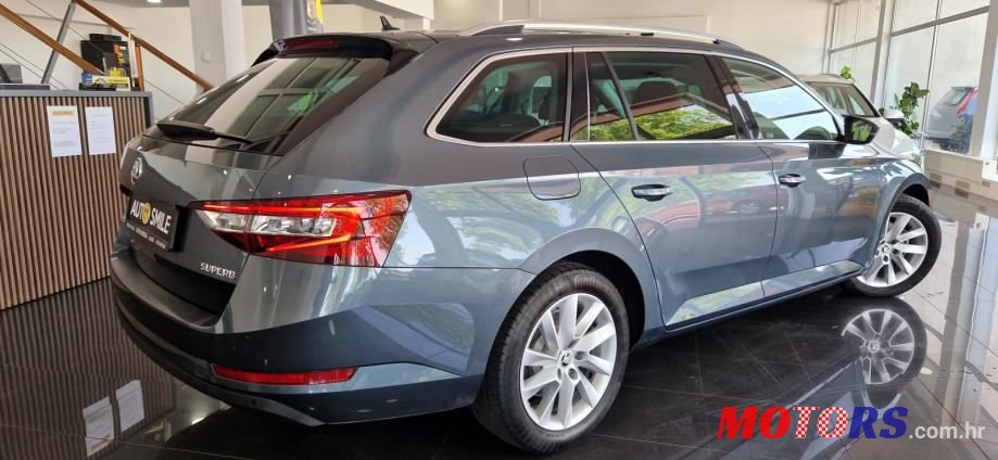 2018' Skoda Superb Combi photo #3