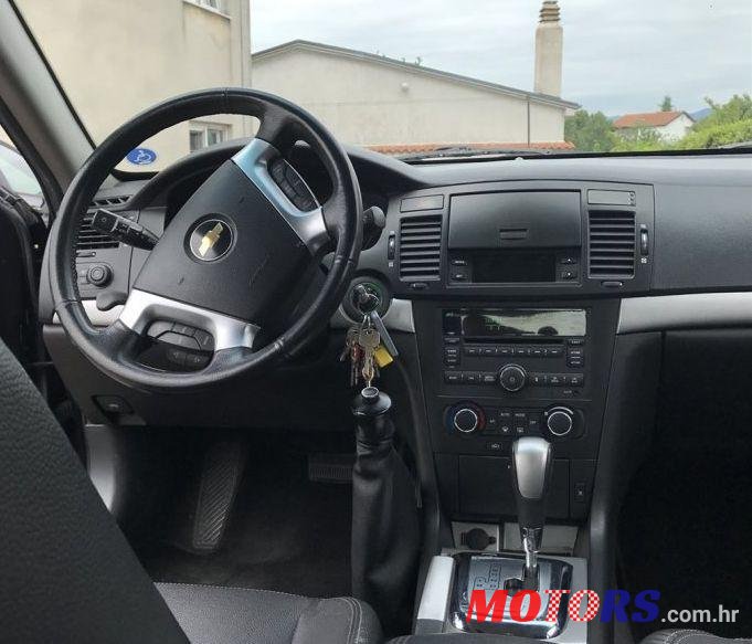 2011' Chevrolet Epica 2.0 L6 photo #3