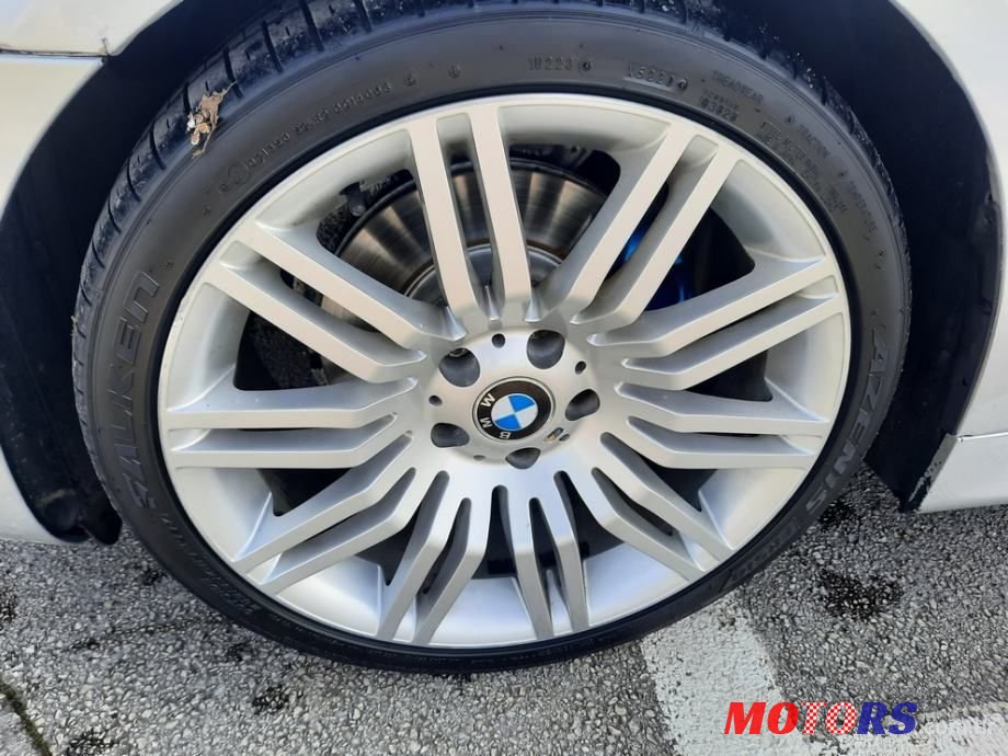 2010' BMW Serija 5 520D Touring photo #5