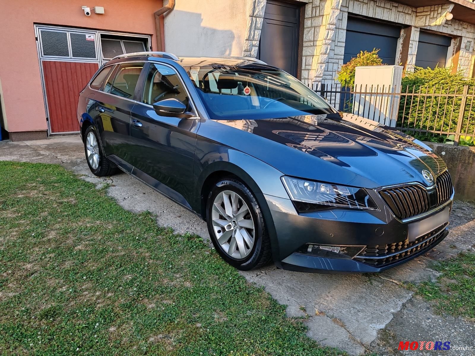 2016' Skoda Superb Combi photo #1