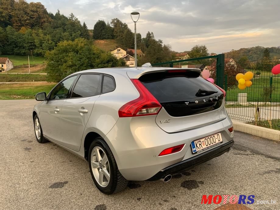 2016' Volvo V40 D3 photo #4
