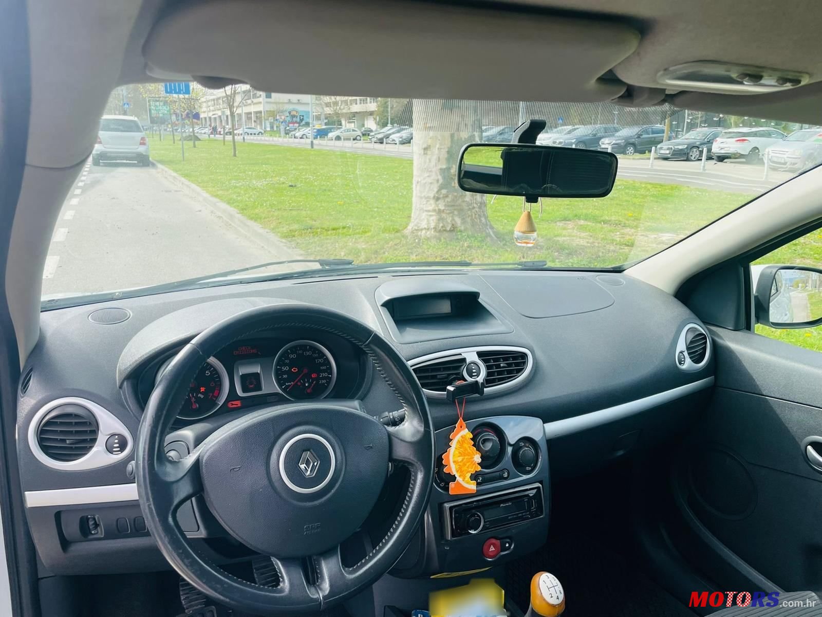 2012' Renault Clio 1,2 photo #2