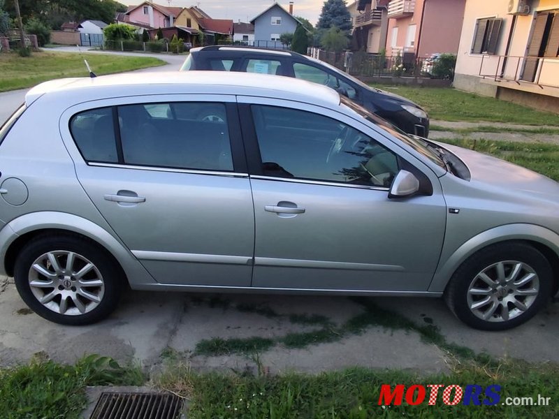 2004' Opel Astra 1,6 photo #6