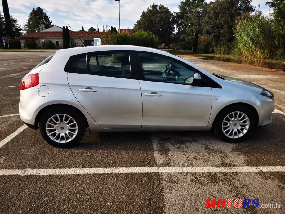 2011' Fiat Bravo 1.9 Jtd photo #5