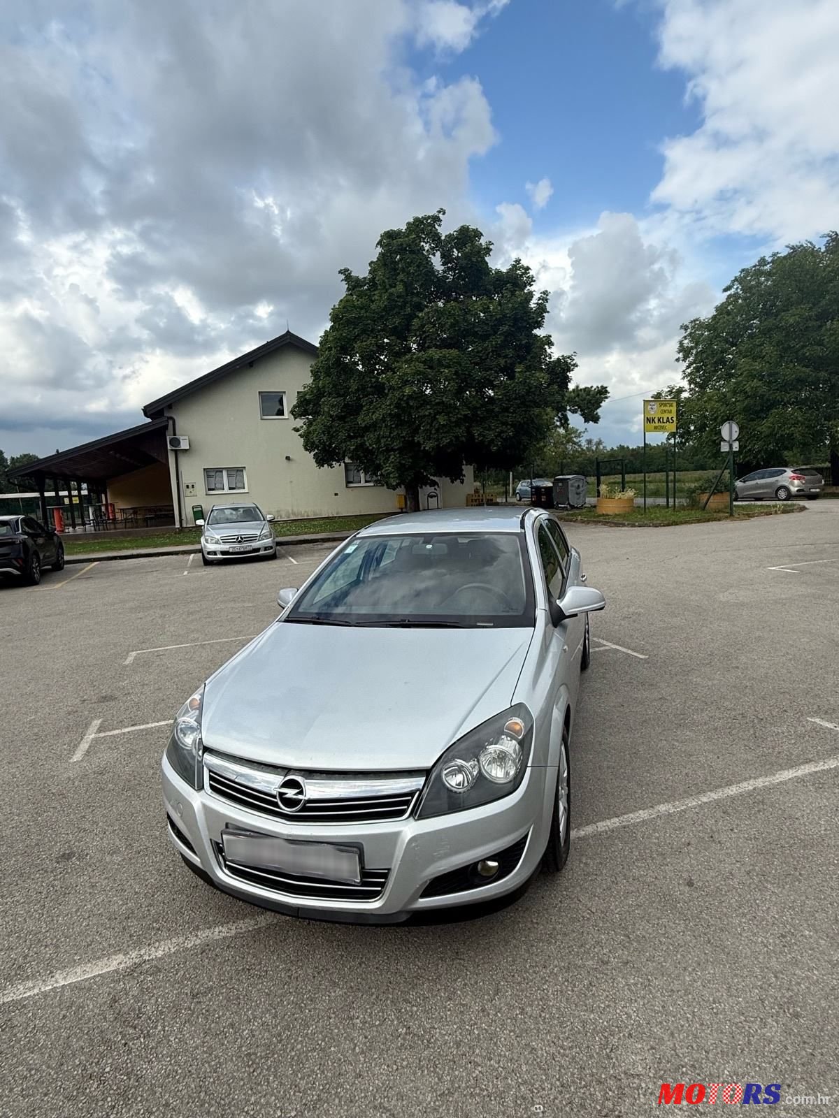 2012' Opel Astra 1,6 Classic photo #1